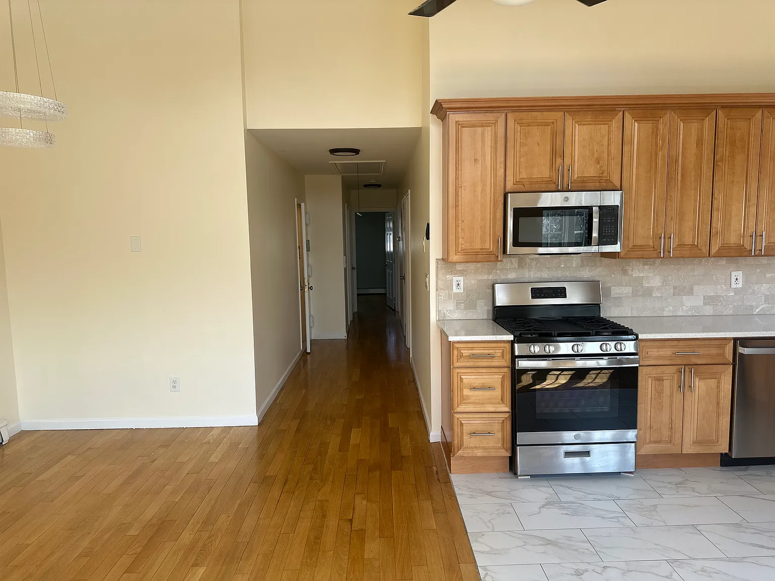 3 bed, $3,200 — Photo 3