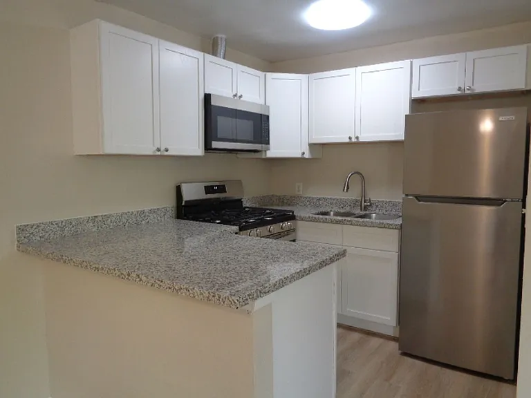 1411 N 33rd St — Photo 3
