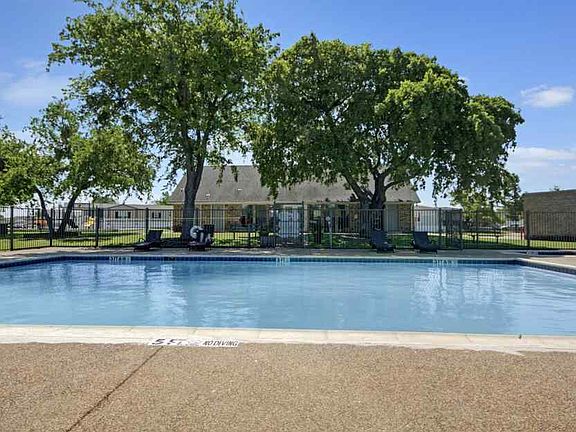 3rd image of 1001 Hummingbird Dr #1a0