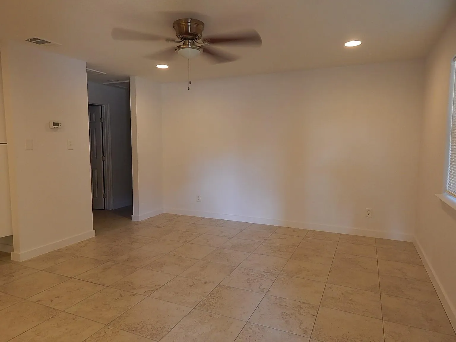 3 bed, 2.0 bath, 1212 sqft, $1,650 — Photo 2