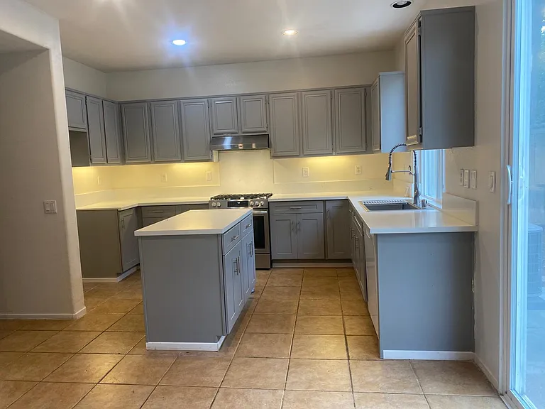 4280 Calle Mar De Ballenas — Photo 4