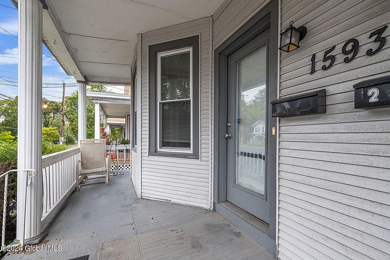 4th image of 1593 Union Street