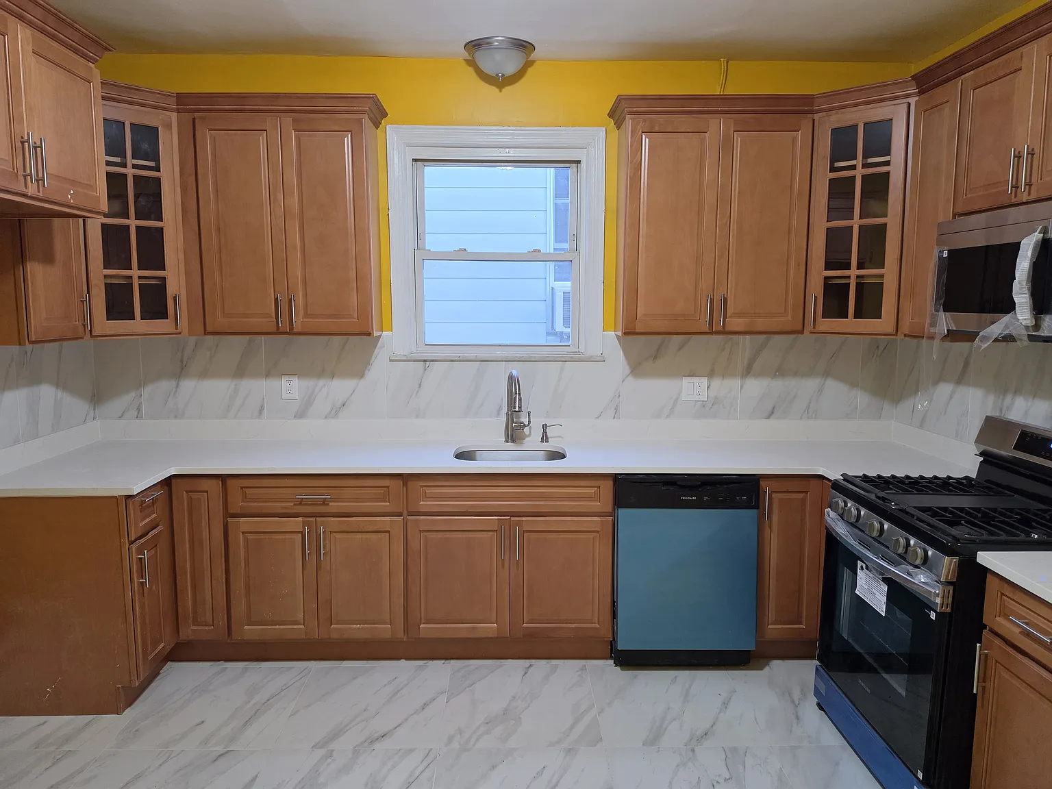3 bed, $2,250 — Photo 1