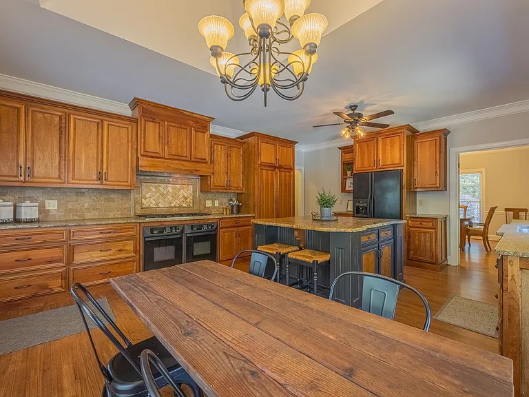 4060 Macon Hwy — Photo 2