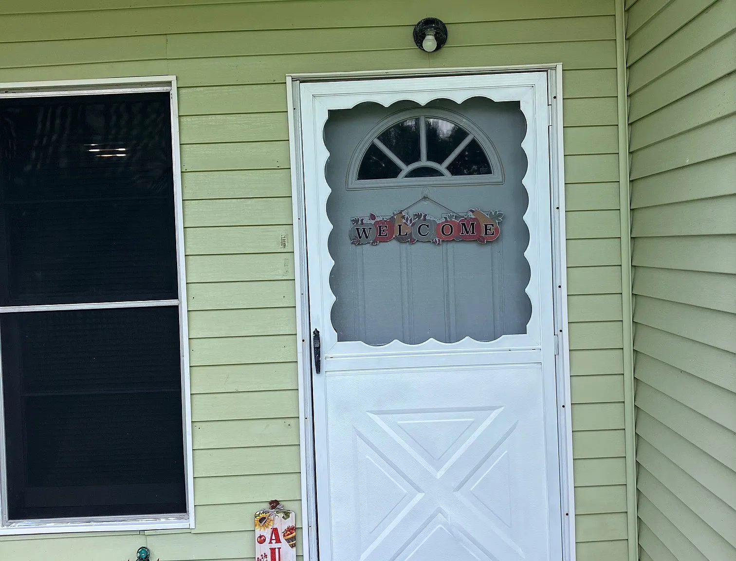519 Caroline St — Photo 2