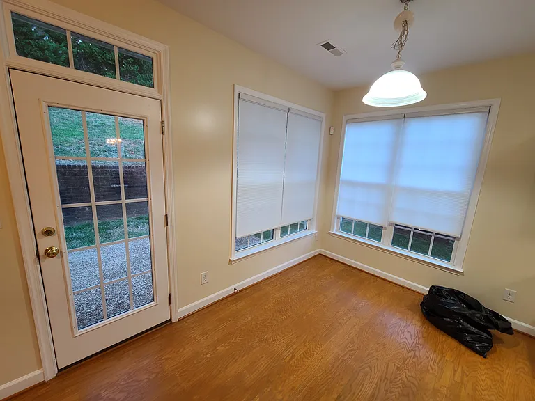 1112 Rustic Willow Ln — Photo 10