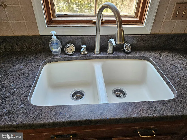 242 S Sugan Rd — Photo 9