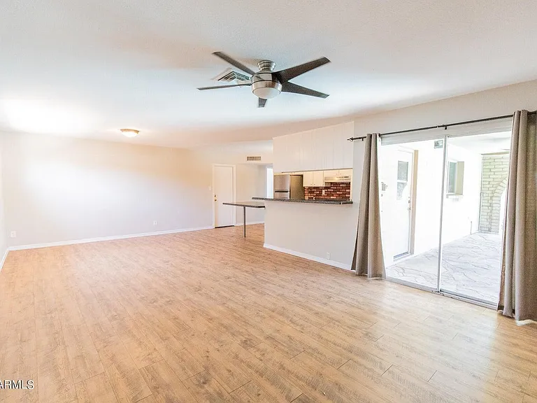 1504 E Palmcroft Dr — Photo 2