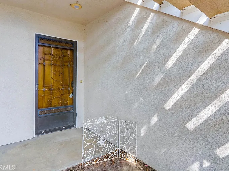 24378 El Pilar — Photo 2
