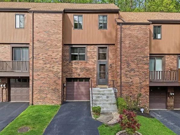 346 Benson Cir, Pittsburgh, PA 15227