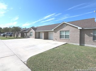 107 D L Vest St, La Vernia, TX 78121