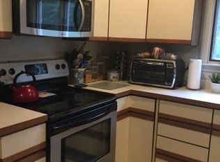 7 Oak Knoll Dr, North Attleboro, MA 02760