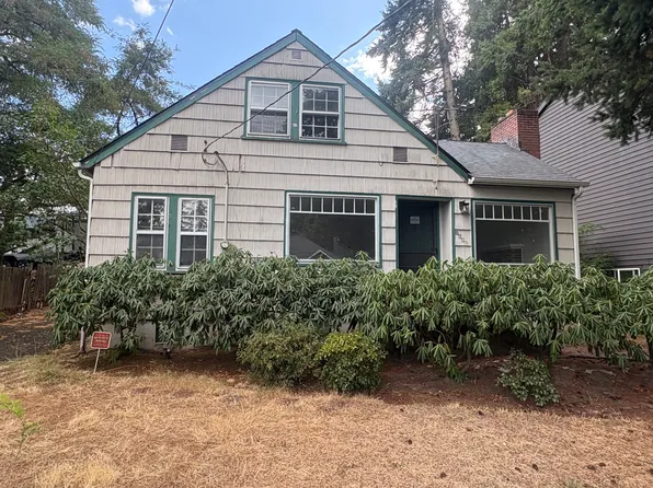 1648 Laurel St, Lake Oswego, OR 97034