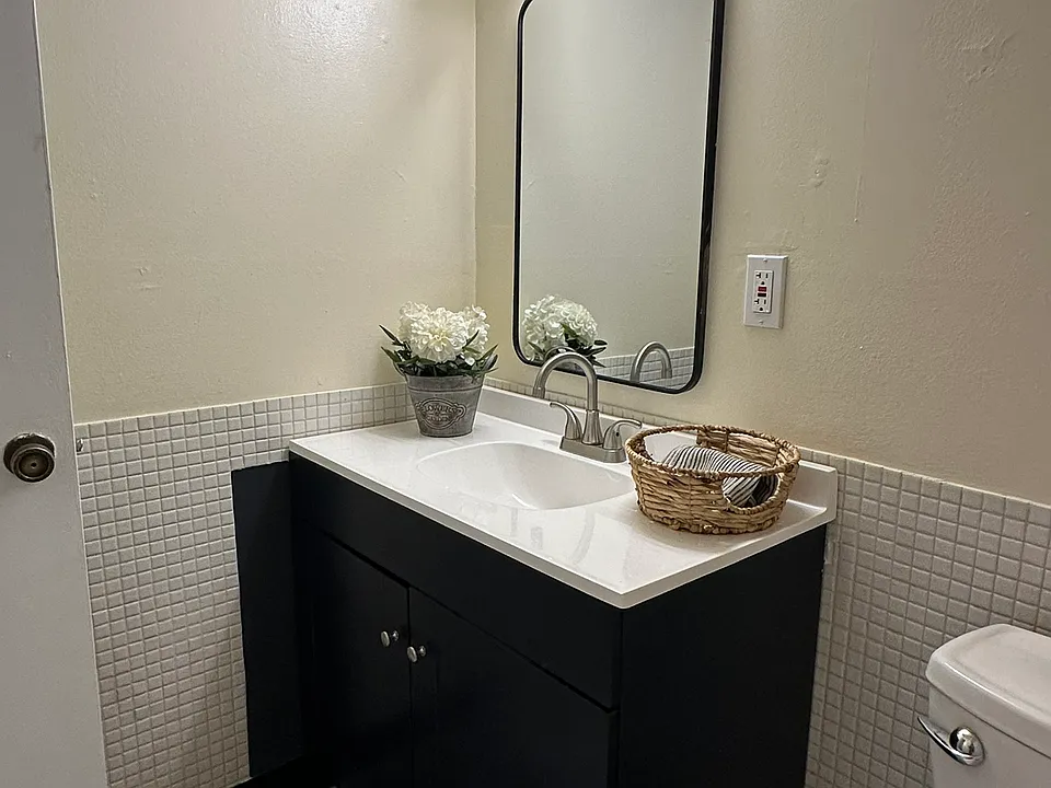1 Bedroom 1 Bathroom