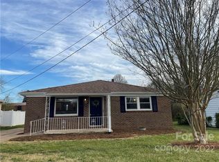 527 2nd St SW, Conover, NC 28613