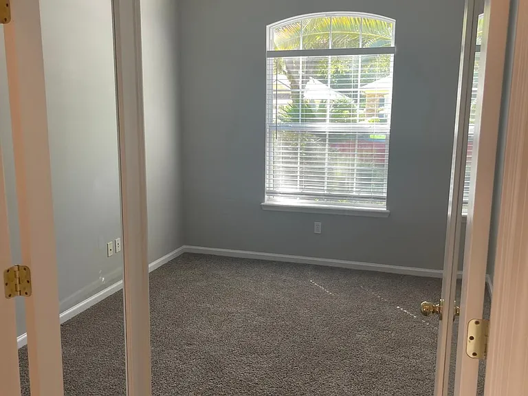 153 Oak Common Ave — Photo 10