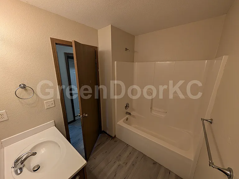 900 Fall Meadow Ln — Photo 10