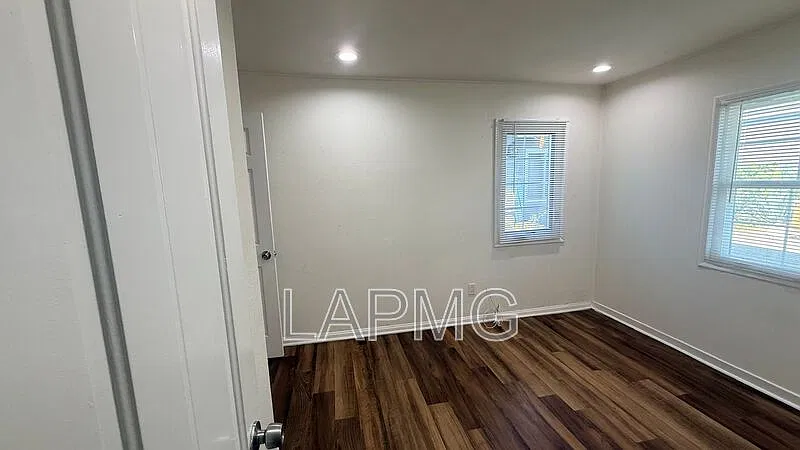 2 bed, 1.0 bath, $2,295 — Photo 4