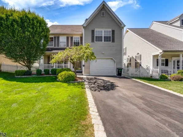 13 Magellan Way, Franklin Twp., NJ 08823