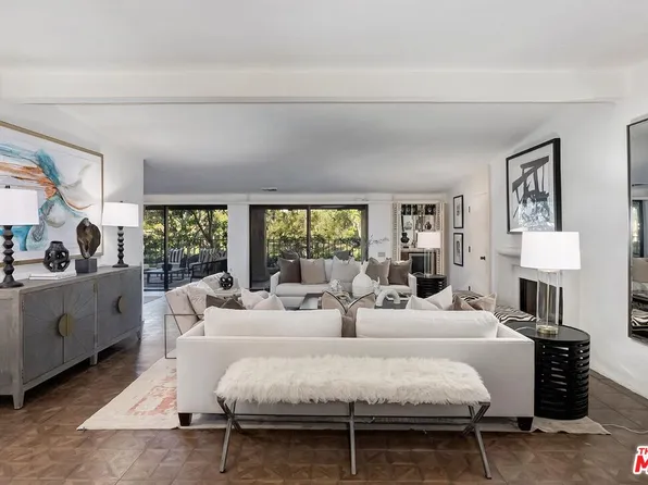 2172 Century Woods Dr, Los Angeles, CA 90067