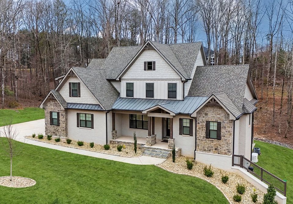 1st image of 105 Fox Ct