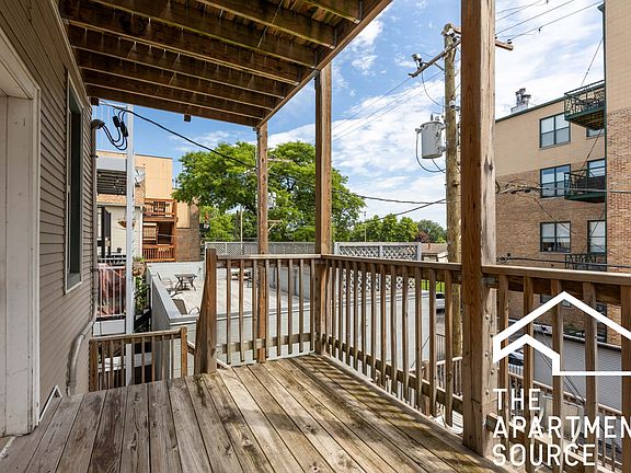 2nd image of 2517 N Ashland Ave #2