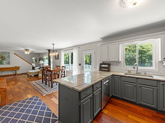 3rd image of 43W753 Oakleaf Dr