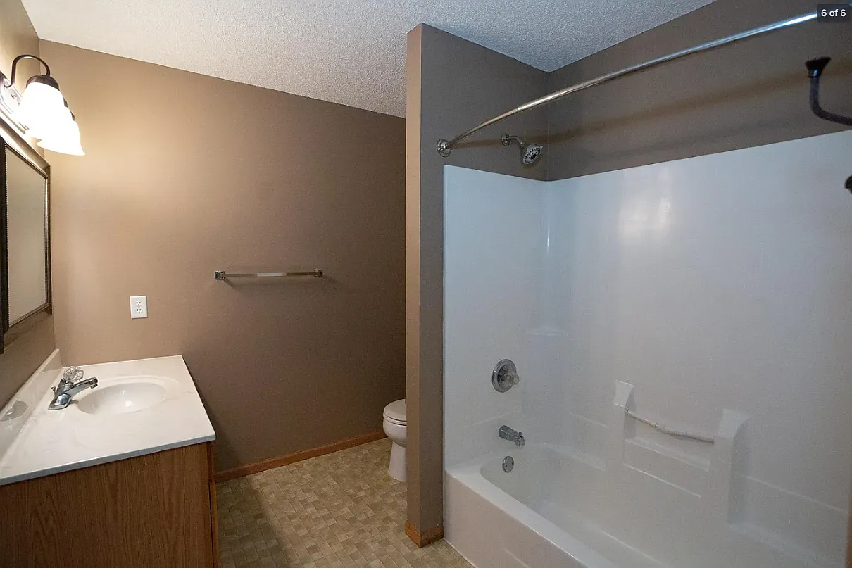 2 bed, 1.5 bath, 1440 sqft, $1,875 — Photo 3