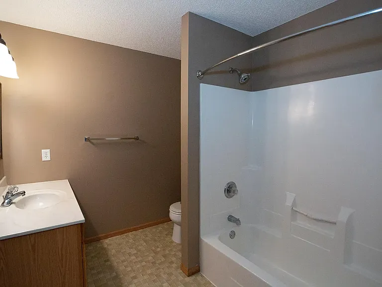 2408 Cotton Ln — Photo 3