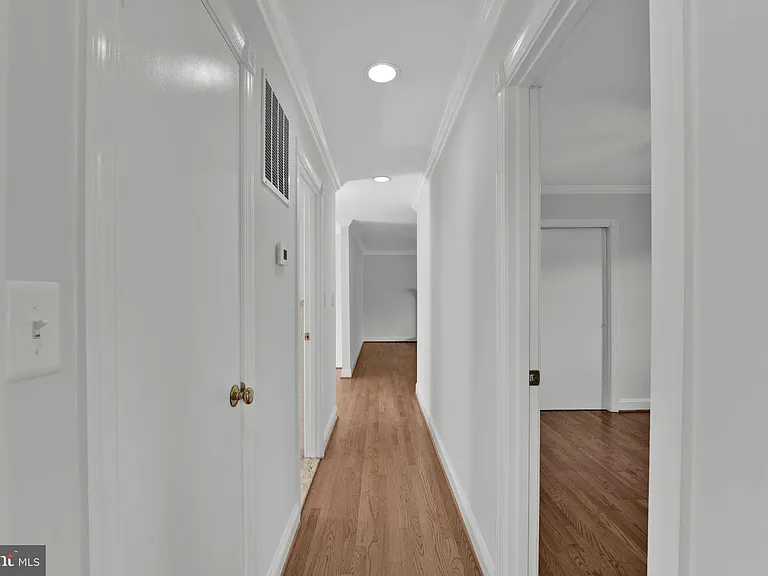810 Wisteria Dr — Photo 19