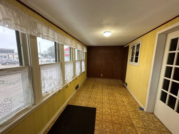 112 S Main St