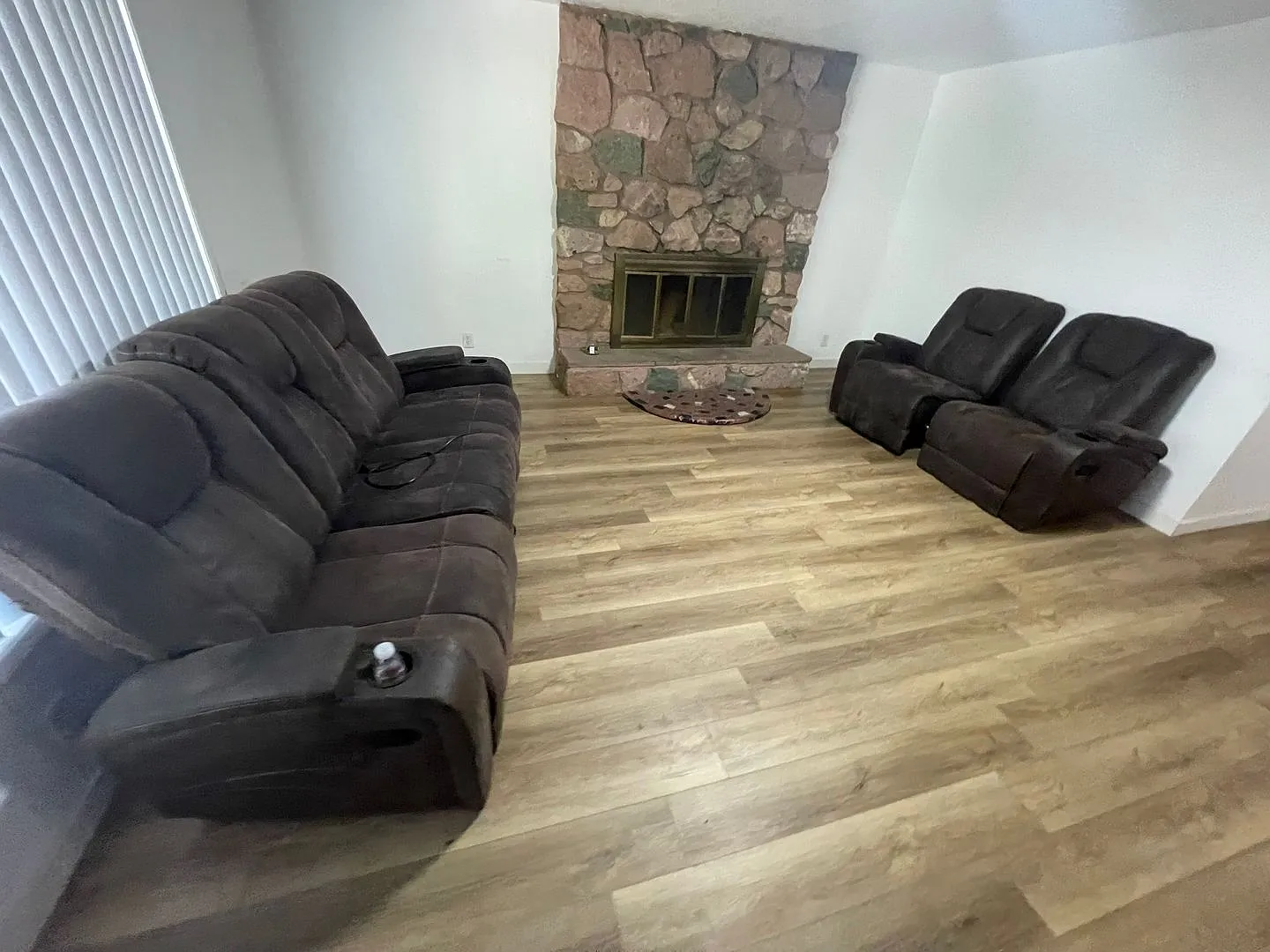 Hucrest 3 bedroom 2 bath home with garage — Photo 2