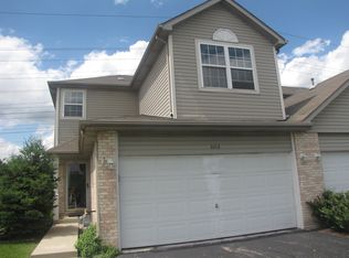 2112 W Adobe Dr, Addison, IL 60101