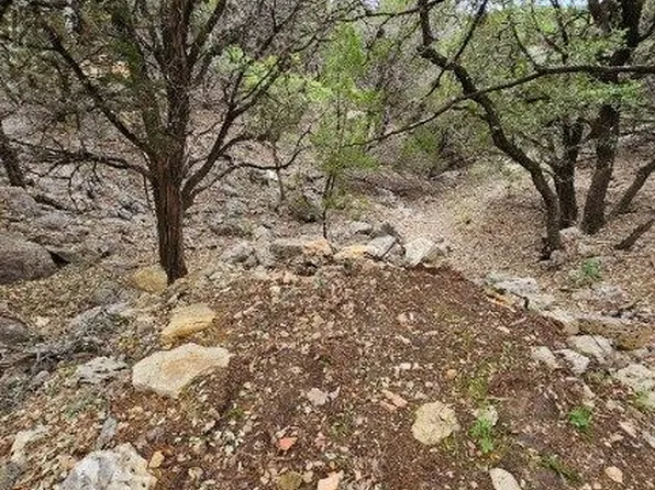 145 Elm Dr, Bandera, TX 78003