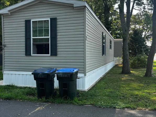 2 Sams Trailer Ct Court, Hazlet, NJ 07730