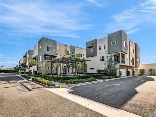 318 Bridgewater Way Unit 5, Gardena, CA 90247