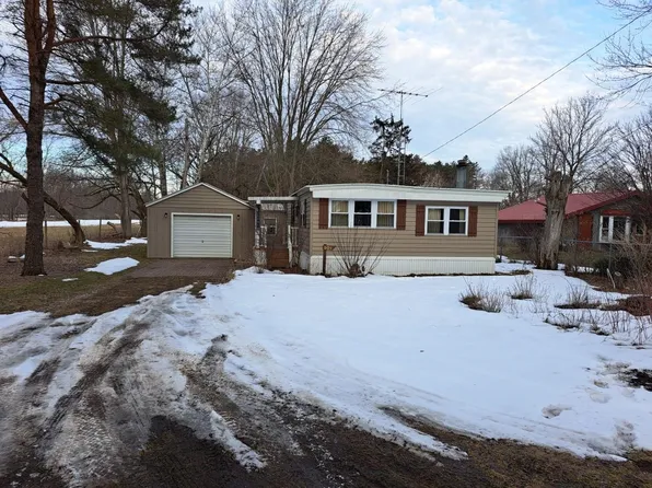 501 Helen St, Clare, MI 48617