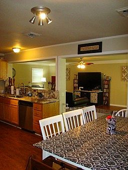 4th image of 2708 Center St