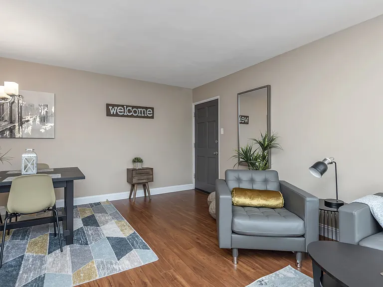 7553 Buckingham Dr — Photo 5