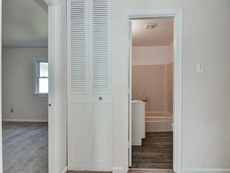 105 Hughey Ct — Photo 11