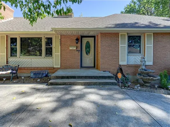 4803 Hedges Ave, Kansas City, MO 64133