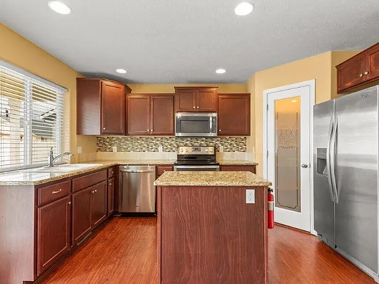 1449 N Moonstone — Photo 4