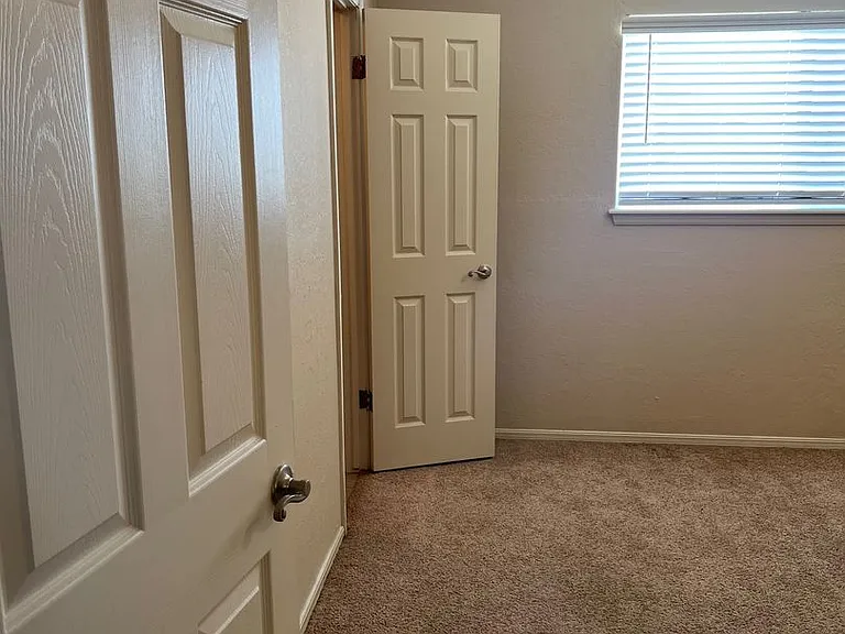 Peppertree Apartments — Photo 9