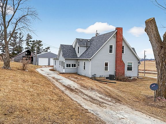 2nd image of 1995 Maple Ave