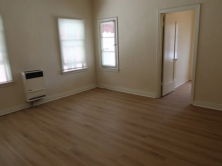 803 N Detroit St #7 — Photo 2