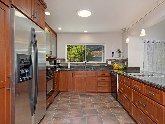 4th image of 10893 Pinot Noir Cir