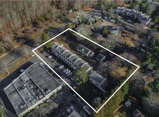 492 Montauk Hwy, East Hampton, NY 11937