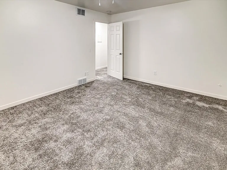 1802 Lake Point Dr #4 — Photo 15