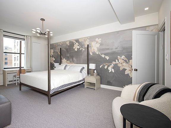 4th image of 1040 Park Ave #7E