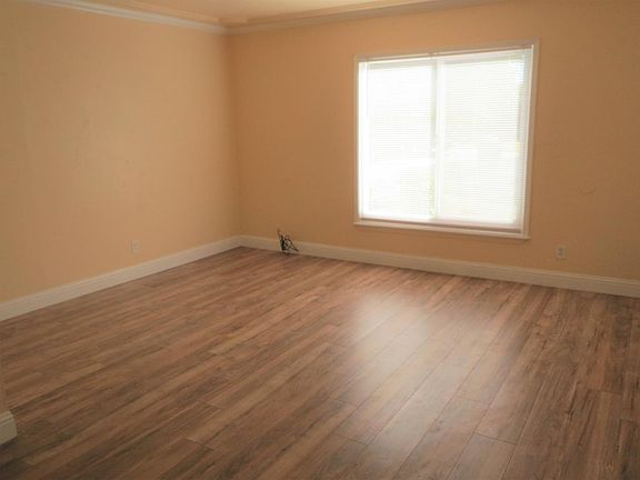 3rd image of 1149 Rosemary Ln